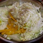 Фоторецепт: Салат с капустой кольраби и болгарским перцем