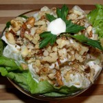 Фоторецепт: Салат с сельдереем, ананасами и грецкими орехами