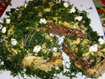 Торт с печенью и сыром