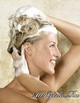 На волосы отрицательно влияет повышенное содержание хлора в воде